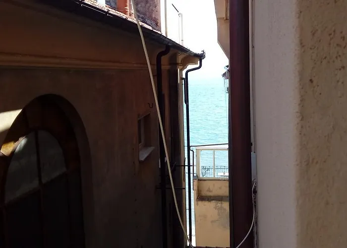 Πανσιόν Ensemble Di Vayadu Αλάσιο