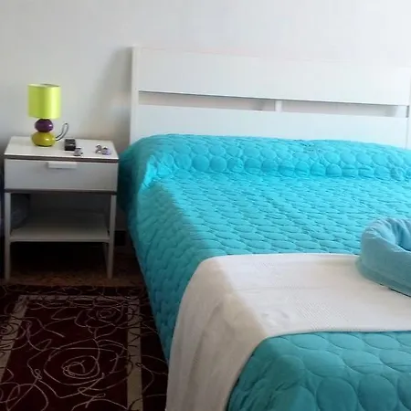 Ensemble Di Vayadu בית הארחה אלסיו