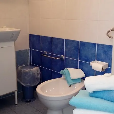 Ensemble Di Vayadu בית הארחה 3*